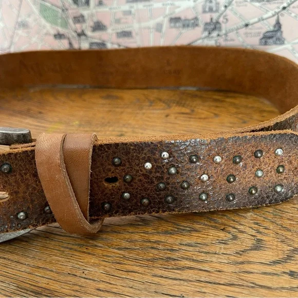 Aquara Handcrafted Studded Italian Leather Belt display picture 1